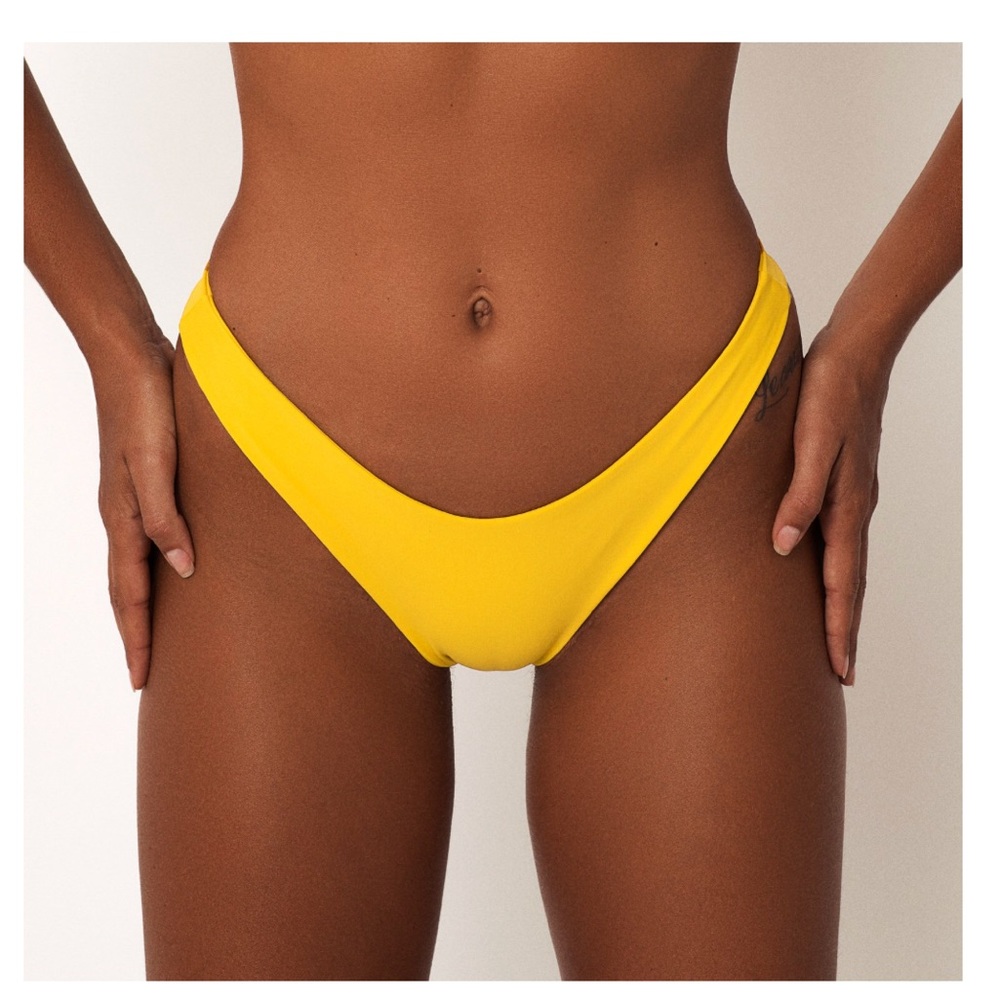 FAE swim brand new Zenith bottom